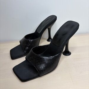 Guess Y2K  Black Snakeskin Heels